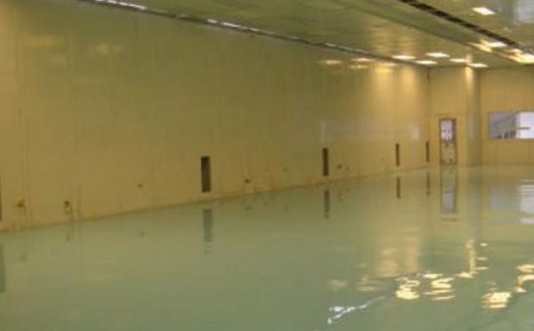 灵台自流平环氧地坪中涂